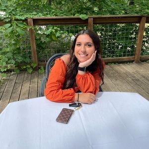 Meet your Posher, Liana